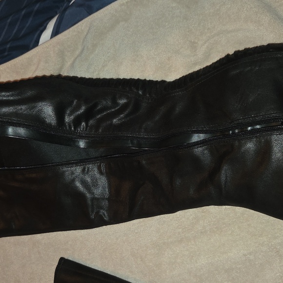 Fergalicious Boots Size 11 - Picture 6 of 12